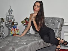 MelannySaenz - shemale with black hair webcam at LiveJasmin