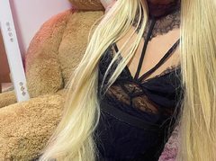 MelanyBigCock - shemale webcam at ImLive