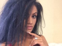 LissaJo - female with black hair and  big tits webcam at xLoveCam