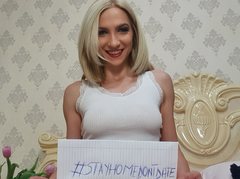 MellyAnn - blond female with  big tits webcam at ImLive