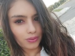 MiaCruzz - female webcam at xLoveCam