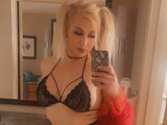 MiaMoanro - blond female with  big tits webcam at LiveJasmin