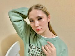 MiaeCherry - blond female webcam at xLoveCam