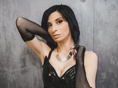 MinnieDrew - female with black hair webcam at ImLive