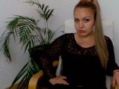 MissAmberDivine69 - blond female with  big tits webcam at ImLive