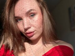 Misslullu - female with brown hair and  small tits webcam at ImLive