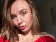 Misslullu - female with brown hair and  small tits webcam at ImLive