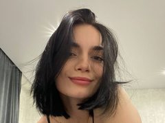 MizukiMiko - female with black hair webcam at ImLive