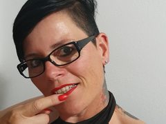 Molly-Sun - female with black hair and  big tits webcam at xLoveCam