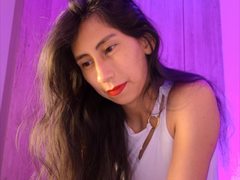 MoonLipson871 - female with brown hair and  small tits webcam at ImLive