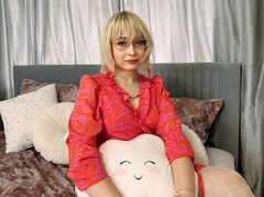 moonladyy - blond female with  small tits webcam at ImLive