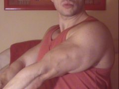 MuscleHunkBrad - male webcam at ImLive