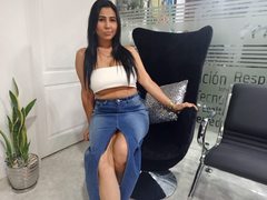 Nahomi_Brown - female with black hair webcam at ImLive