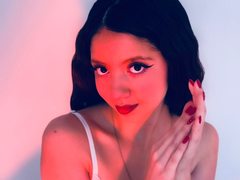 Natalia_Reyes - female with black hair webcam at ImLive