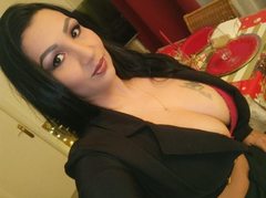 naomiXstonez606 - female with black hair and  big tits webcam at ImLive