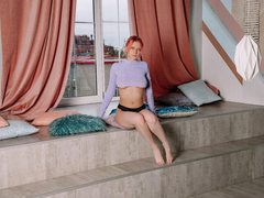 ValerieWarren - female with red hair and  big tits webcam at LiveJasmin