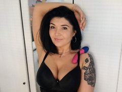 Ohh_vixen - female with brown hair and  big tits webcam at ImLive