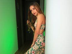 PearlConnel - blond female with  small tits webcam at ImLive