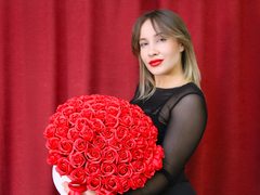 PollySky - blond female webcam at LiveJasmin