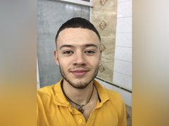 PretyOhto - male webcam at xLoveCam