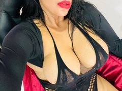 QUEENSQUIRTS - female with black hair and  big tits webcam at ImLive