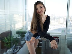 RebecaLorren - female with brown hair webcam at LiveJasmin