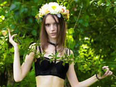 RebeccaMorton - female with brown hair and  small tits webcam at LiveJasmin