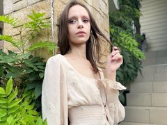 RebeccaMorton - female with brown hair and  small tits webcam at LiveJasmin