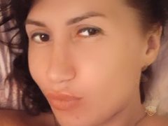 RoxolanaSexy - female with brown hair webcam at xLoveCam