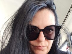 S3crettMilff - female with black hair webcam at ImLive