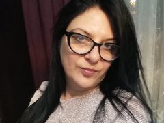 S3crettMilff - female with black hair webcam at ImLive