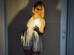 Samantha_Gavis - blond female with  big tits webcam at ImLive