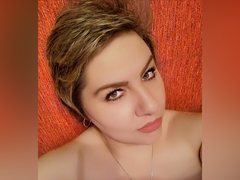 SaraDeMur - blond female with  small tits webcam at ImLive