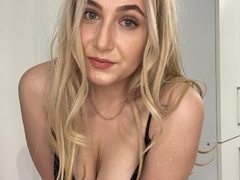 SaraRaw417 - blond female webcam at ImLive