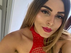 SaraaValley - blond shemale webcam at xLoveCam