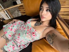 ScarlettWalker - female webcam at ImLive