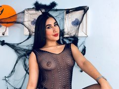 Scarlett_Luux - female with black hair and  small tits webcam at ImLive