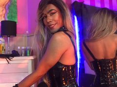 Scarletthot69 - shemale webcam at ImLive