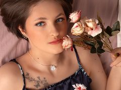 KatyTenderme - female with brown hair webcam at LiveJasmin