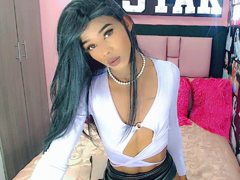 Sendalle - shemale with black hair webcam at ImLive