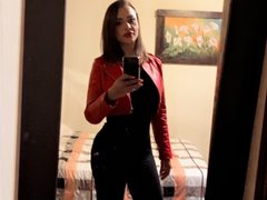 shantalMille - female with brown hair and  big tits webcam at ImLive