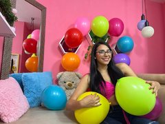 SilviaCastro - female with black hair and  big tits webcam at LiveJasmin