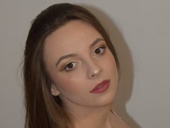 SophiaWhit - female with brown hair and  small tits webcam at LiveJasmin