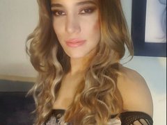 solangeUSA - shemale with brown hair and  small tits webcam at ImLive