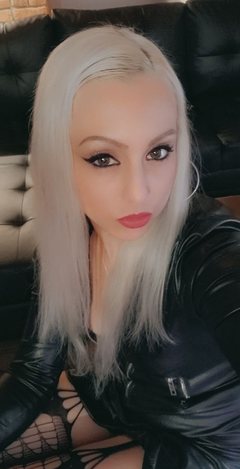 SquirTwerp23 - blond female with  small tits webcam at ImLive