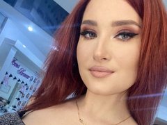 StellaTasty - female with brown hair webcam at ImLive