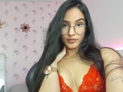 SusiexEve - female with black hair and  small tits webcam at ImLive