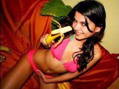 SWEETCHERRY20 - female with black hair and  small tits webcam at ImLive
