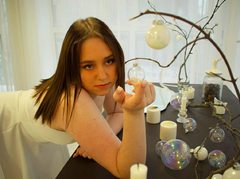 SweeteGirle - female with brown hair webcam at ImLive