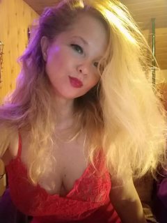 TheBrattyQueen - blond female with  big tits webcam at ImLive